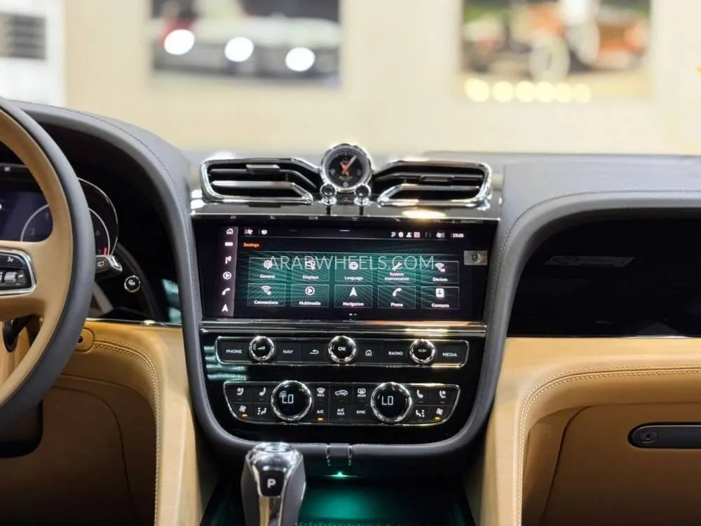 Bentley Bentayga 2022 for Sale in Dubai Image-11