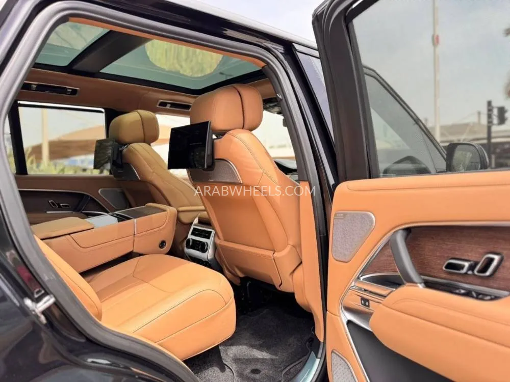 Land Rover Range Rover 2025 for Sale in Dubai Image-18