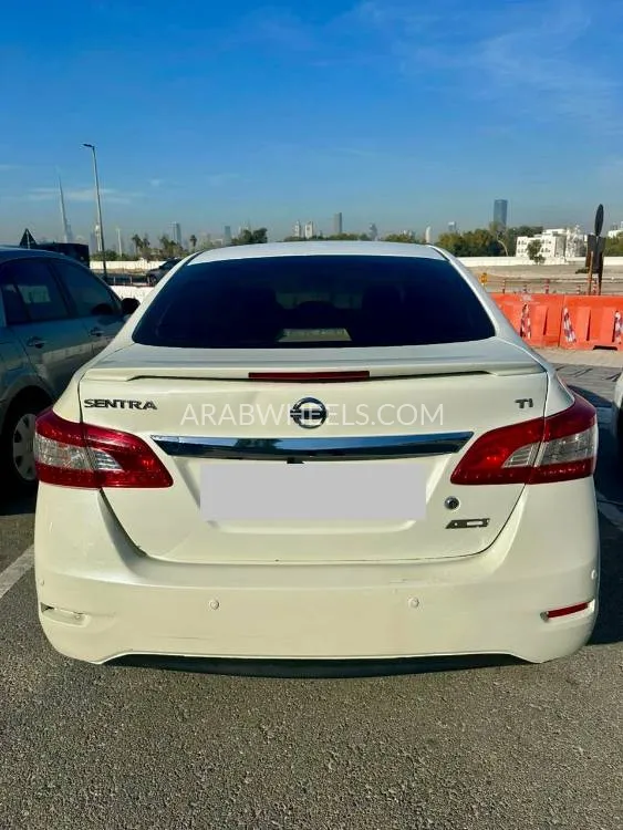 Nissan Sentra 2016 for Sale in Ajman Image-2
