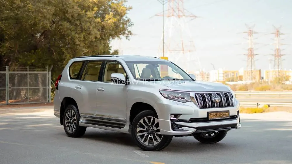 Toyota Land Cruiser Prado 2023 for Sale in Sharjah Image-2