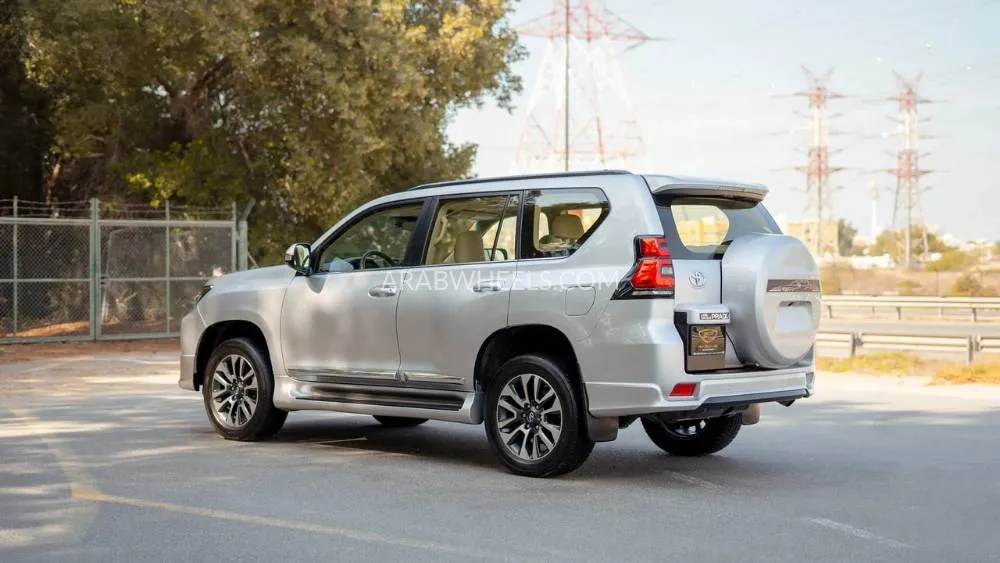 Toyota Land Cruiser Prado 2023 for Sale in Sharjah Image-5
