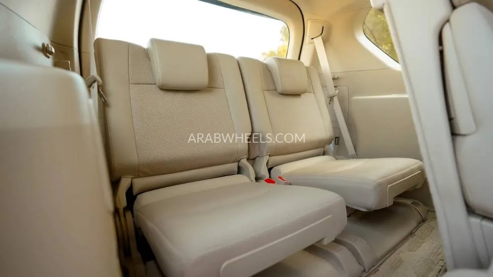 Toyota Land Cruiser Prado 2023 for Sale in Sharjah Image-14