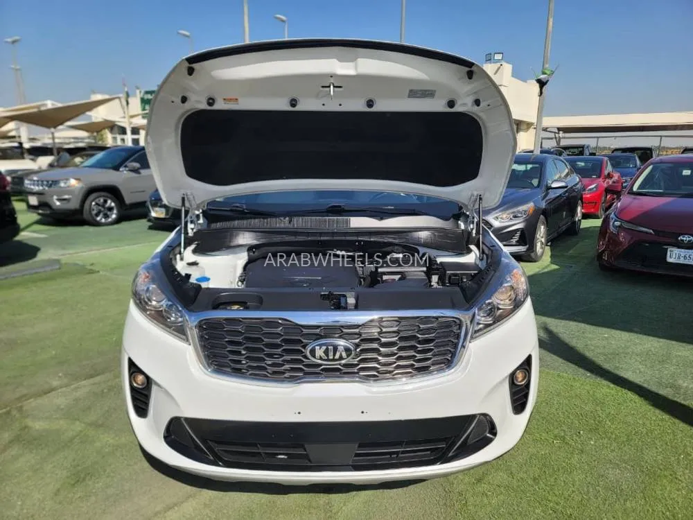 Kia Sorento 2019 for Sale in Sharjah Image-20