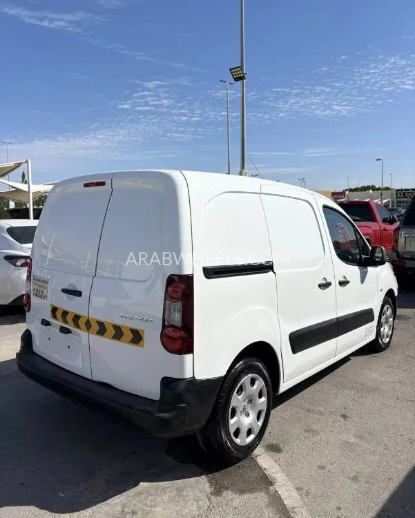 Peugeot Partner 2014 for Sale in Sharjah Image-5