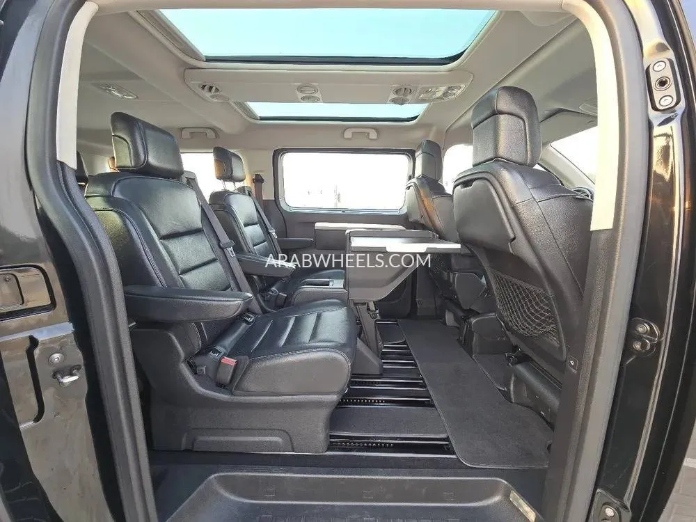 Peugeot Traveller 2020 for Sale in Ajman Image-7