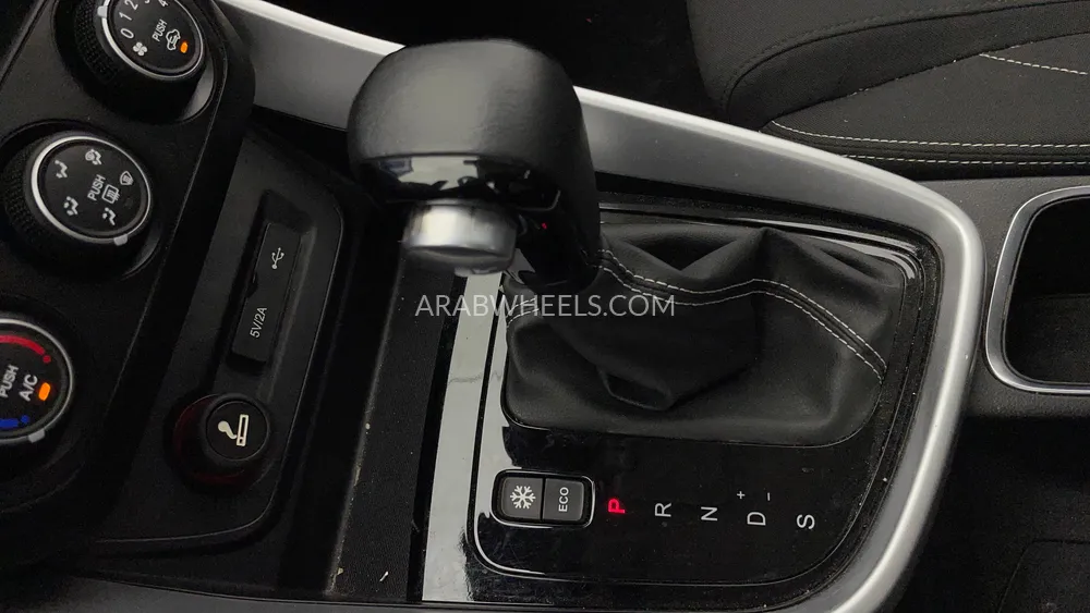 Chevrolet Captiva 2023 for Sale in Dubai Image-18