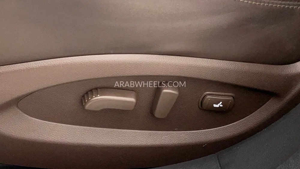 Infiniti QX70 2020 for Sale in Dubai Image-24