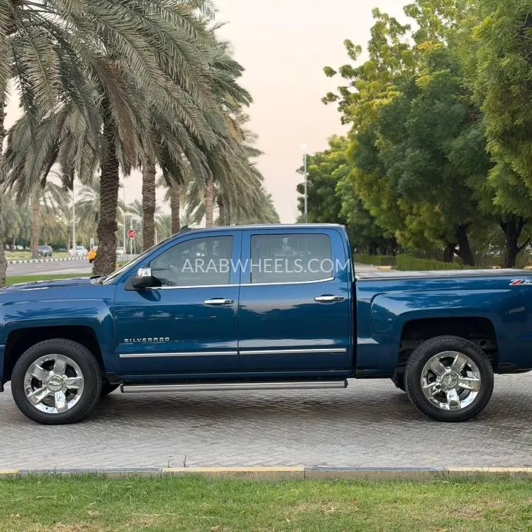 Chevrolet Silverado 2017 for Sale in Sharjah Image-6