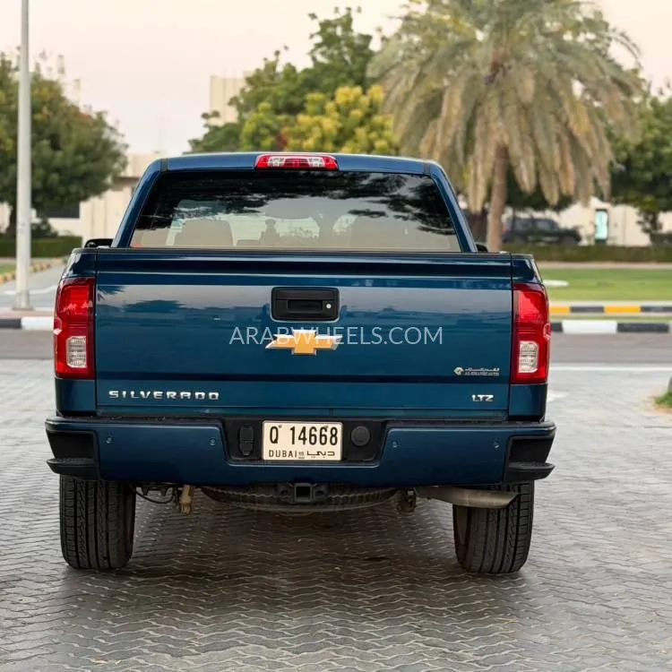 Chevrolet Silverado 2017 for Sale in Sharjah Image-7
