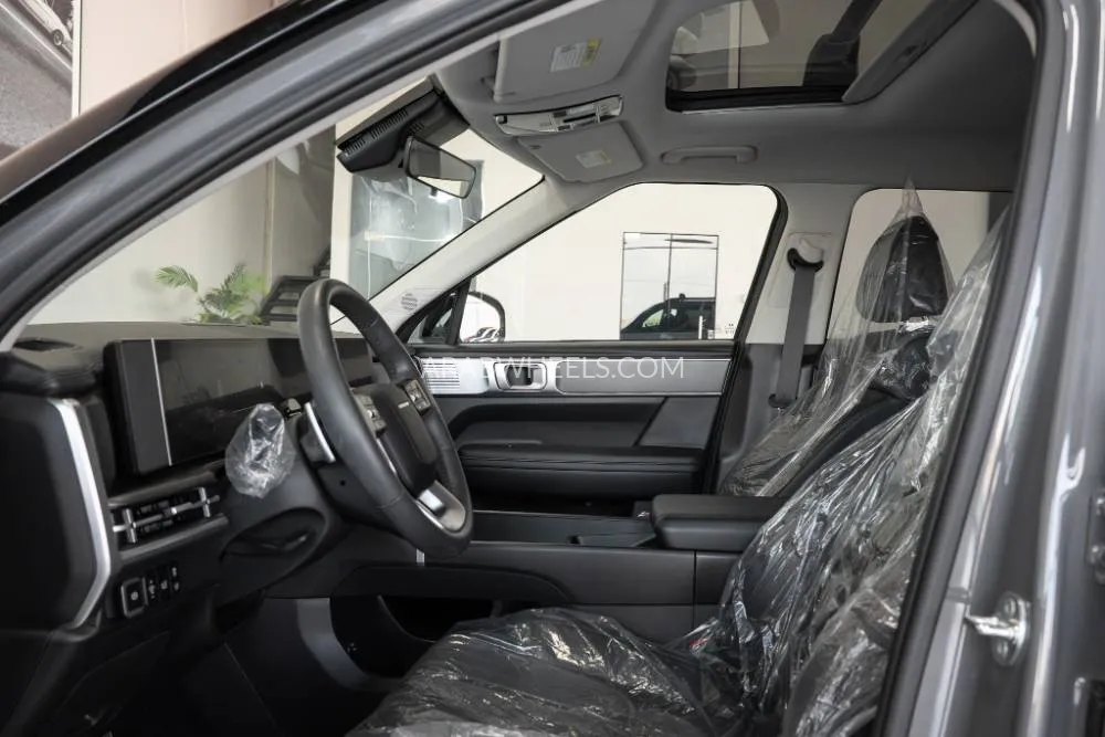 Hyundai Santa Fe 2025 for Sale in Umm Al Quwain Image-13