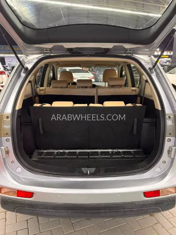 ميتسوبيشي أوتلاندر 2014 for Sale in عجمان Image-5