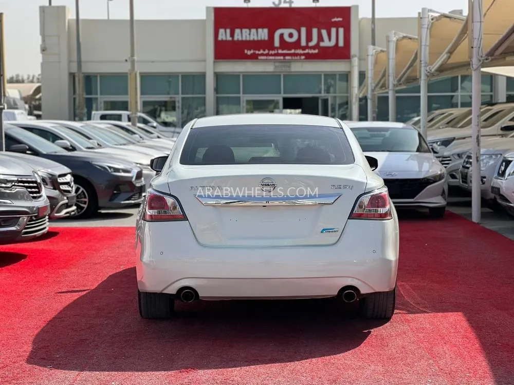 Nissan Altima 2016 for Sale in Sharjah Image-5