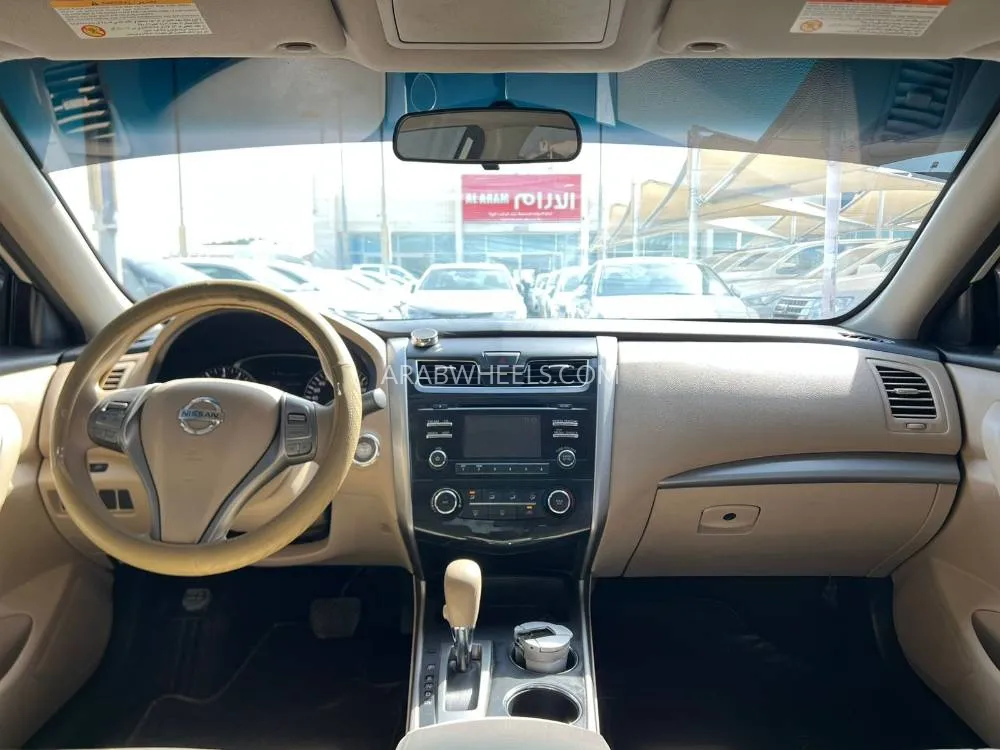Nissan Altima 2016 for Sale in Sharjah Image-13