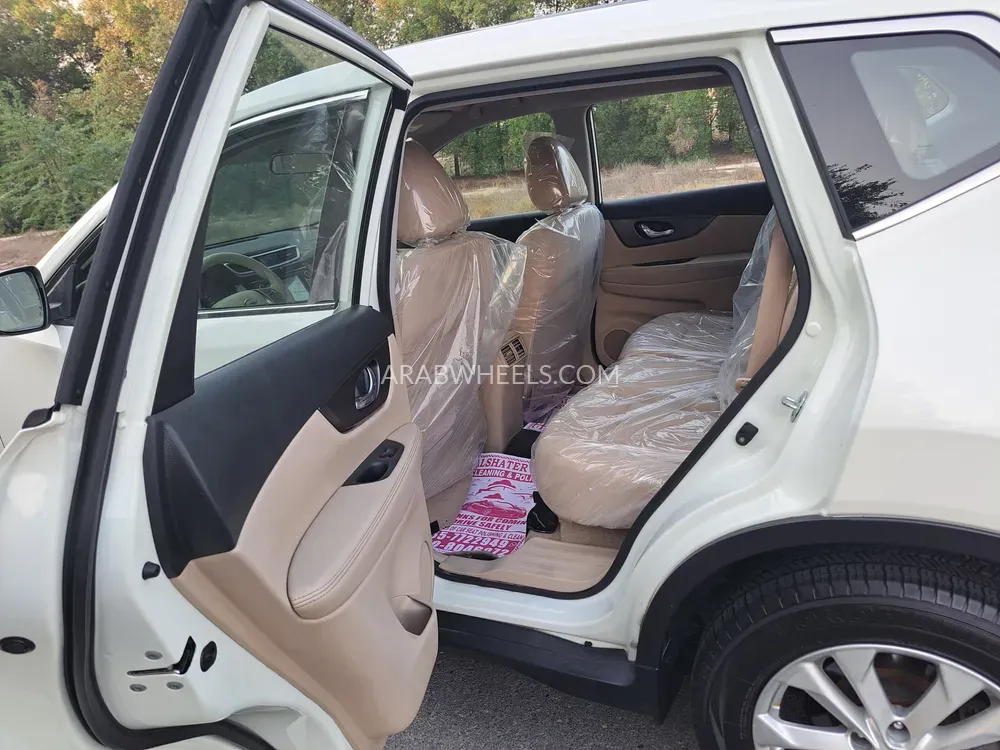 Nissan X-Trail 2015 for Sale in Sharjah Image-14