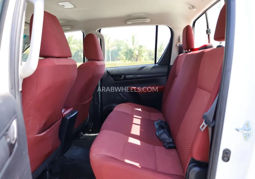 تويوتا هايلوكس 2022 for Sale in الشارقة Image-9