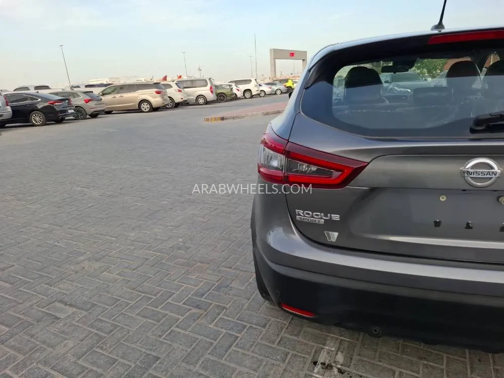 Nissan Rogue 2021 for Sale in Ajman Image-9