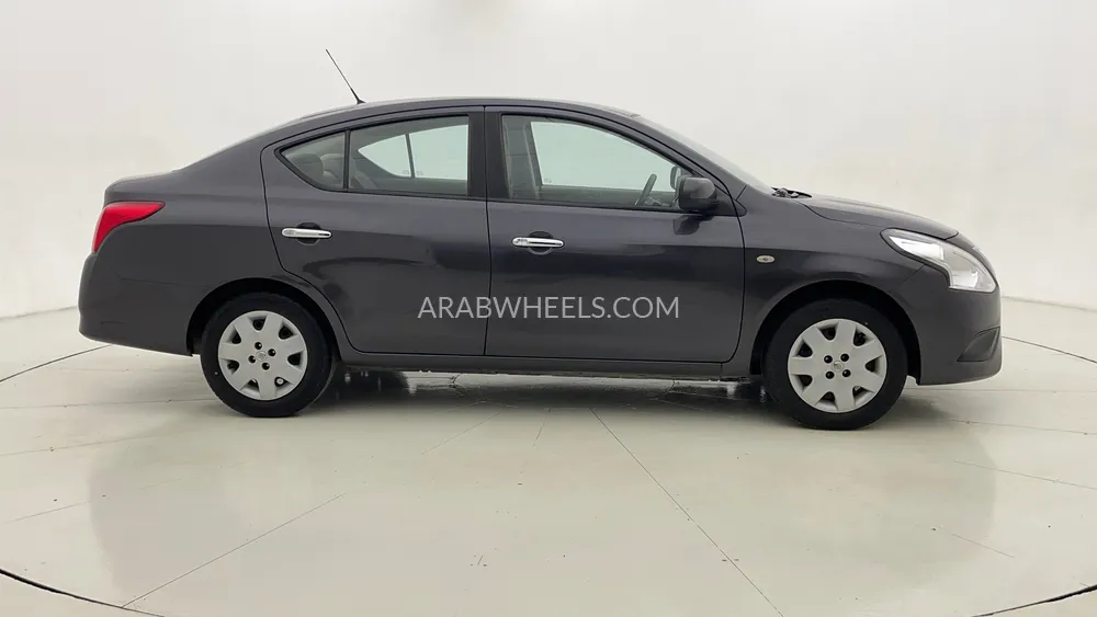 Nissan Sunny 2023 for Sale in Dubai Image-2