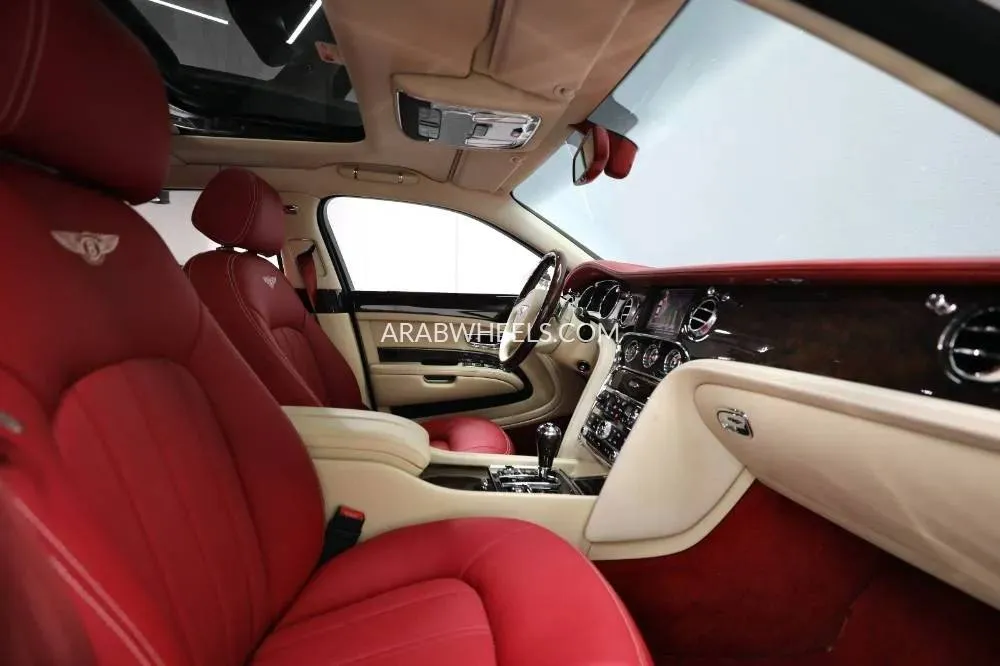 Bentley Mulsanne 2013 for Sale in Sharjah Image-12