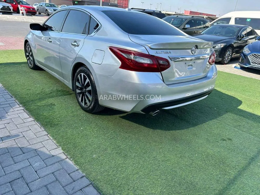 Nissan Altima 2018 for Sale in Sharjah Image-2