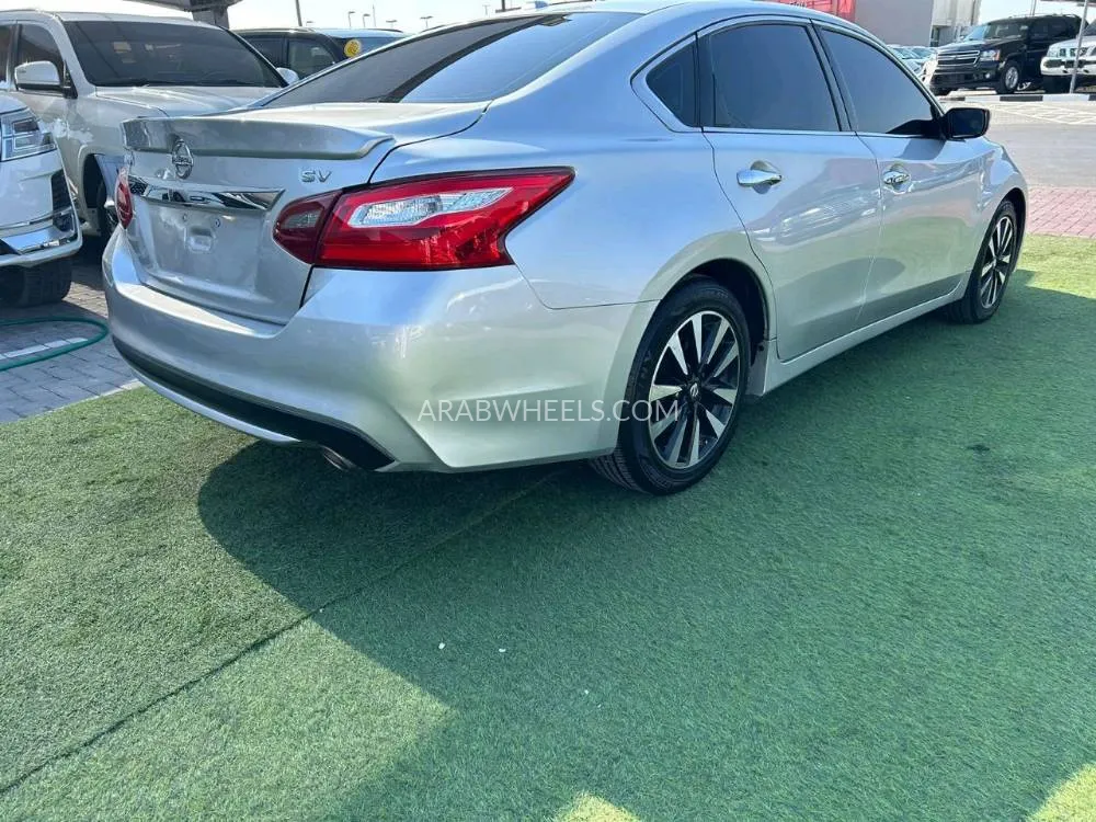 Nissan Altima 2018 for Sale in Sharjah Image-7