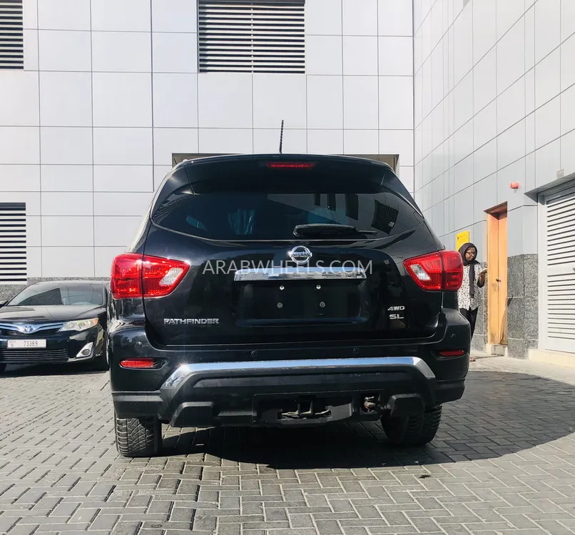 Nissan Pathfinder 2017 for Sale in Ajman Image-6