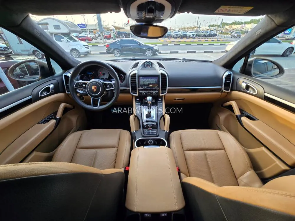 Porsche Cayenne 2017 for Sale in Dubai Image-10