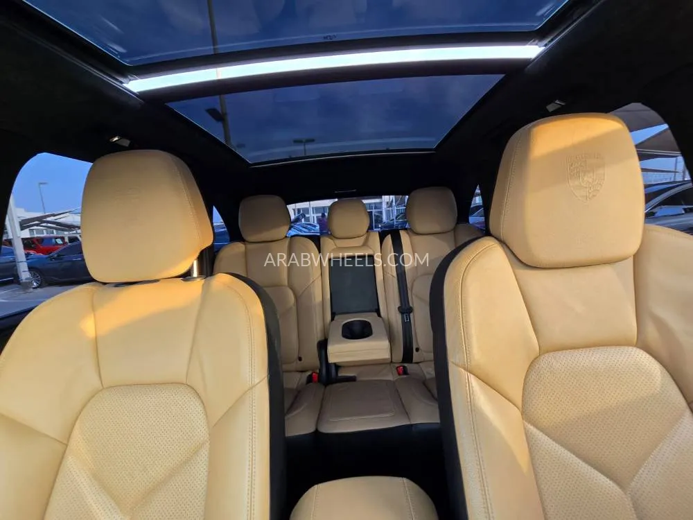 Porsche Cayenne 2017 for Sale in Dubai Image-14