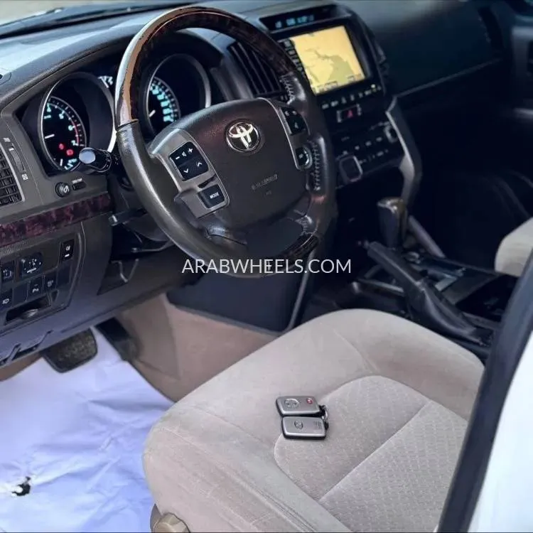 Toyota Land Cruiser 2009 for Sale in Abu Dhabi Image-2