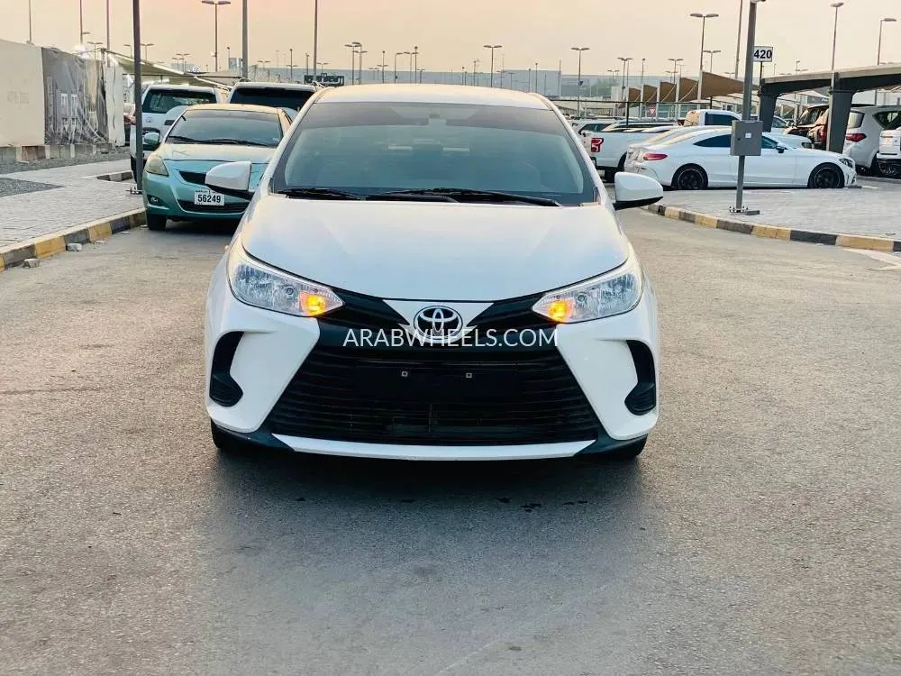 Toyota Yaris 2022 for Sale in Sharjah Image-2