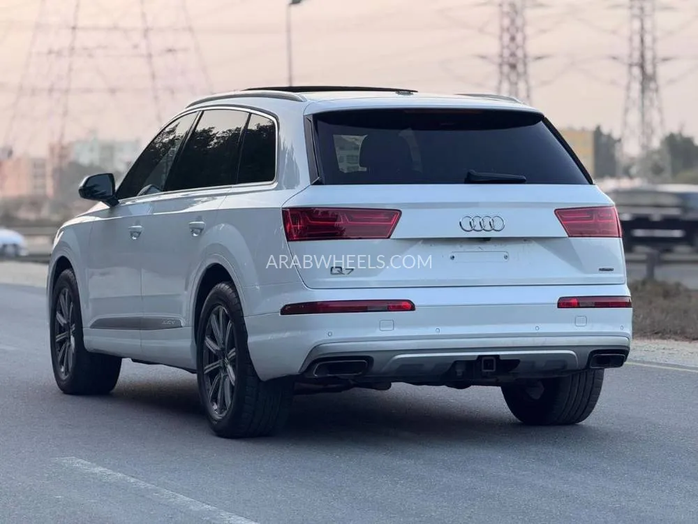Audi Q7 2018 for Sale in Sharjah Image-4