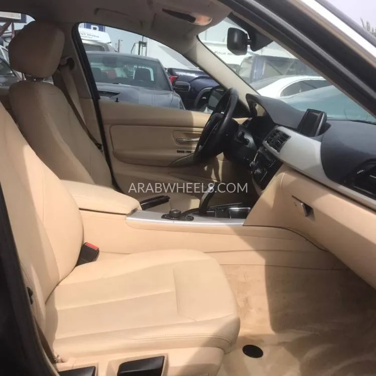 بي إم دبليو الفئة الثالثة 2017 for Sale in دبي Image-5