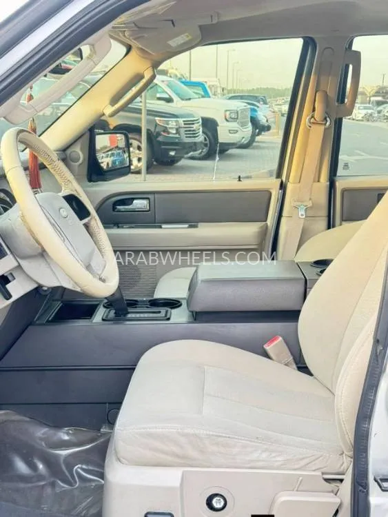 Ford Expedition 2013 for Sale in Sharjah Image-8
