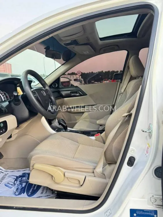 Honda Accord 2016 for Sale in Sharjah Image-5