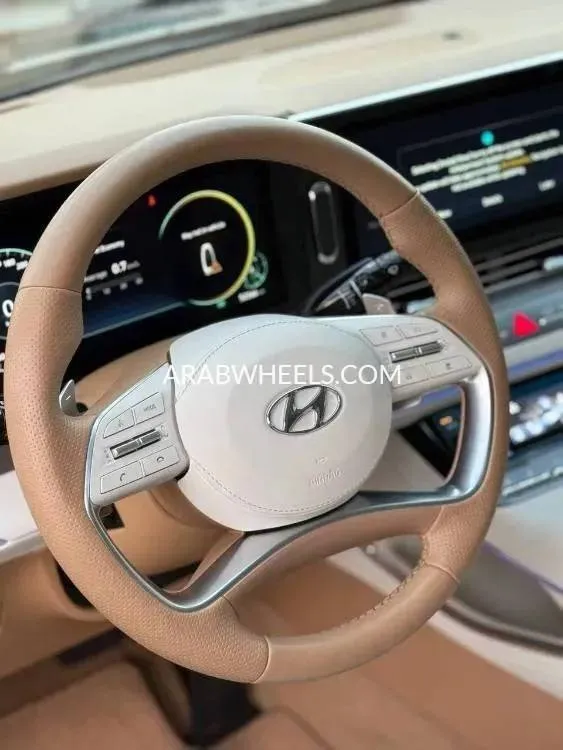 Hyundai Azera 2021 for Sale in Ajman Image-9