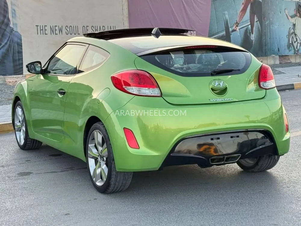 Hyundai Veloster 2016 for Sale in Sharjah Image-4
