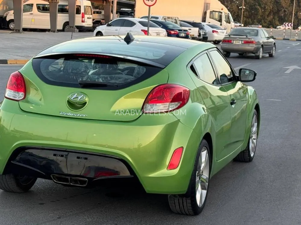 Hyundai Veloster 2016 for Sale in Sharjah Image-10