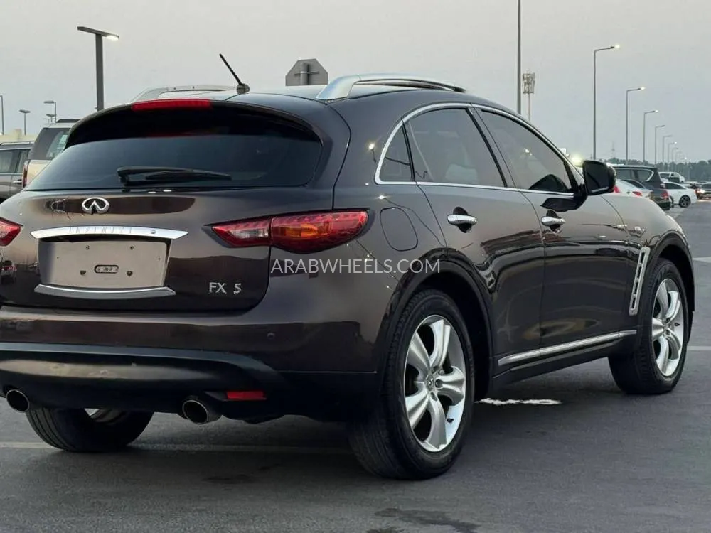 Infiniti FX35 2010 for Sale in Sharjah Image-4