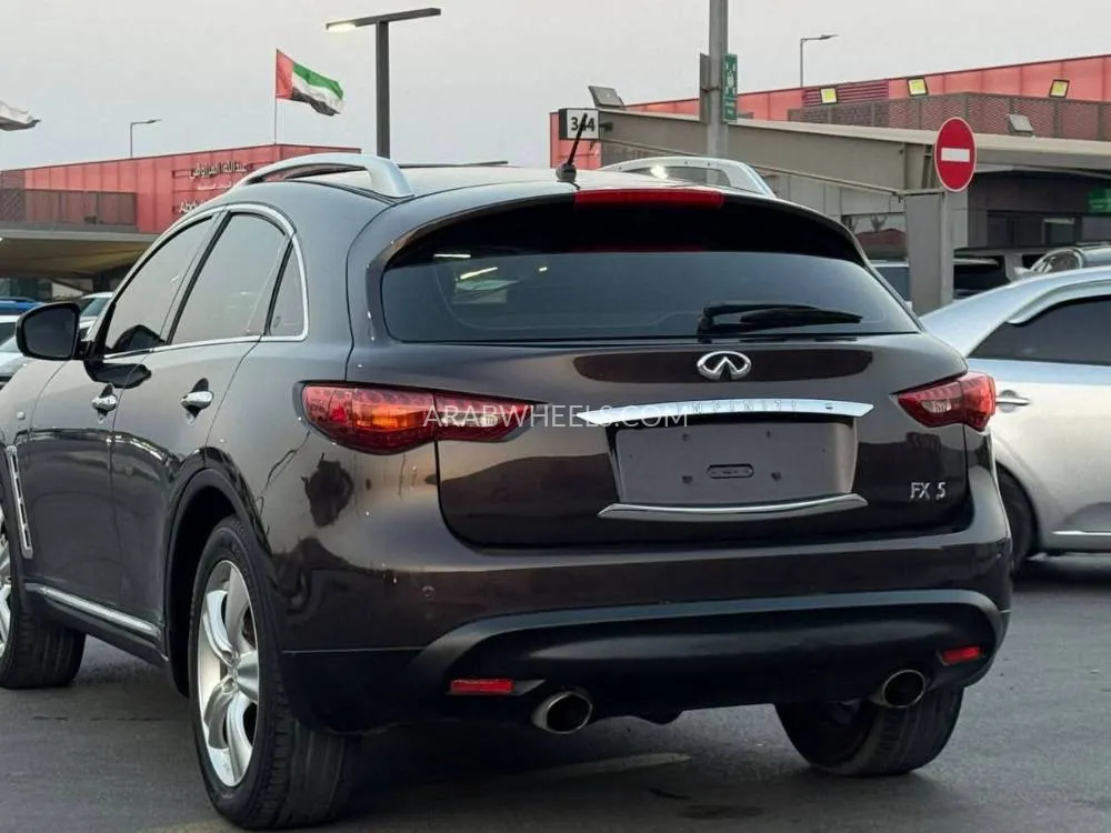 Infiniti FX35 2010 for Sale in Sharjah Image-9