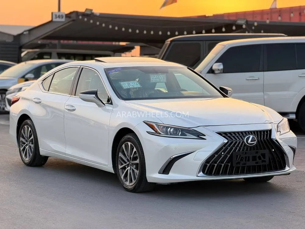 Lexus ES 2023 for Sale in Dubai Image-14