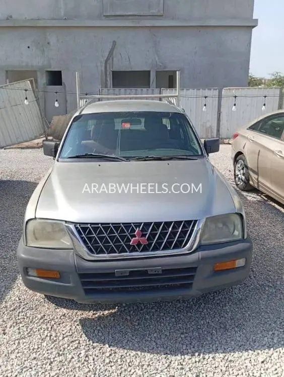 ميتسوبيشي L200 2004 for Sale in الشارقة Image-2