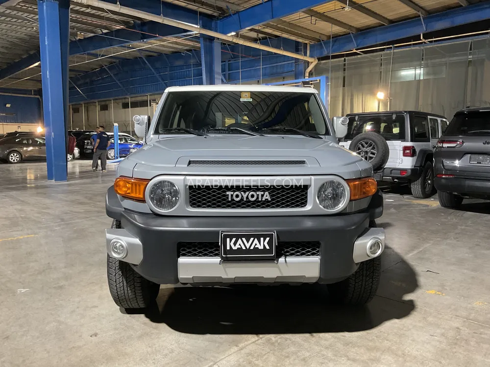 تويوتا إف جي كروزر 2015 for Sale in الشارقة Image-2