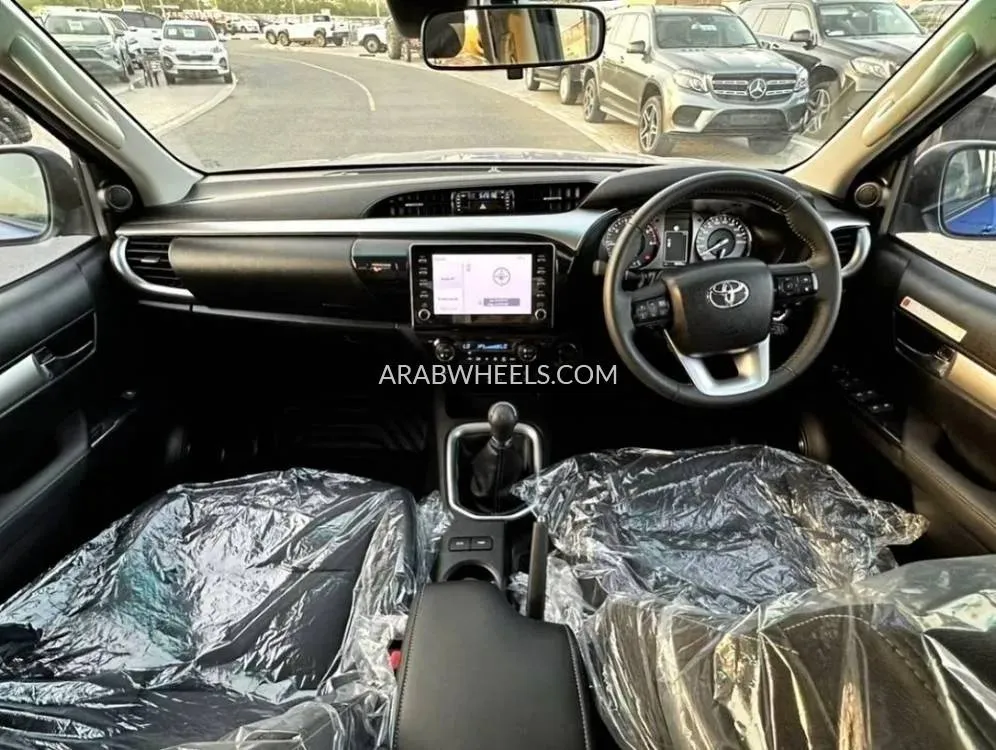 Toyota Hilux 2022 for Sale in Dubai Image-6