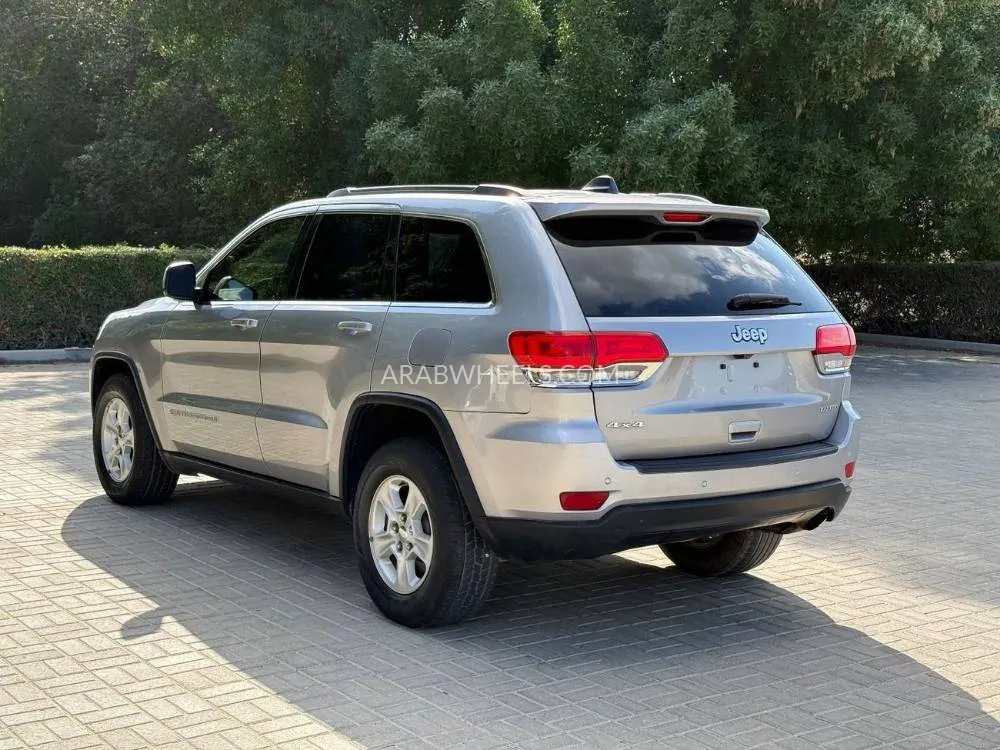 جيب شيروكي 2017 for Sale in الشارقة Image-6
