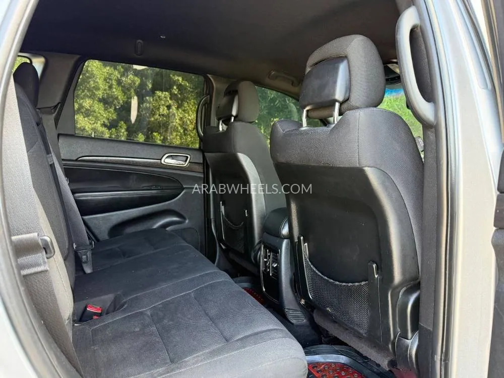 جيب شيروكي 2017 for Sale in الشارقة Image-12