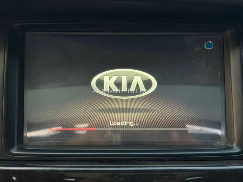 Kia Cadenza 2015 for Sale in Sharjah Image-10