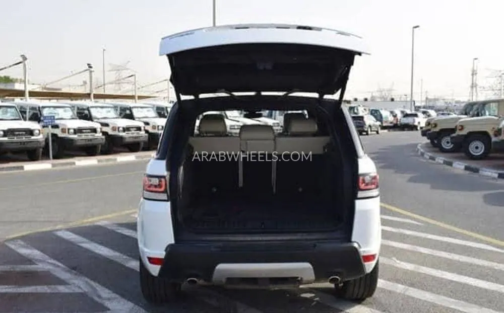 Land Rover Range Rover Sport 2017 for Sale in Dubai Image-9