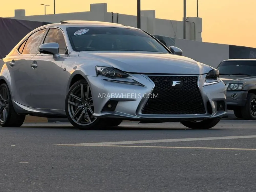 Lexus IS 2014 for Sale in Sharjah Image-12