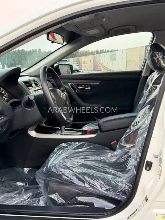 Nissan Altima 2014 for Sale in Sharjah Image-8