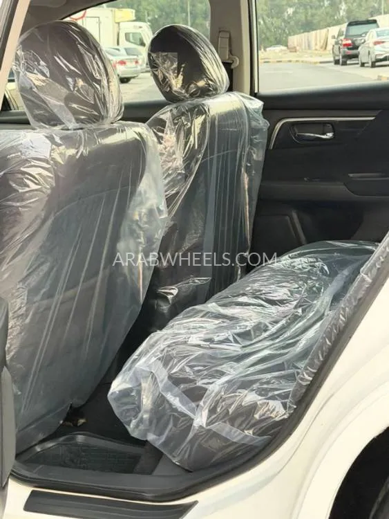 Nissan Altima 2014 for Sale in Sharjah Image-9