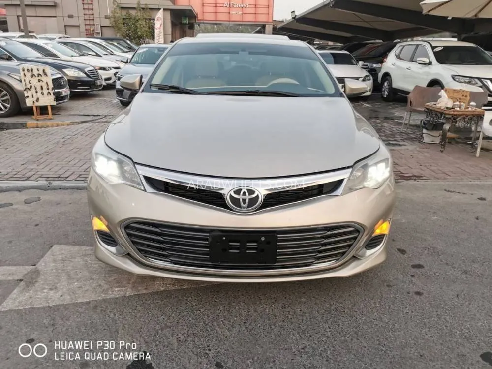 Toyota Avalon 2014 for Sale in Sharjah Image-4